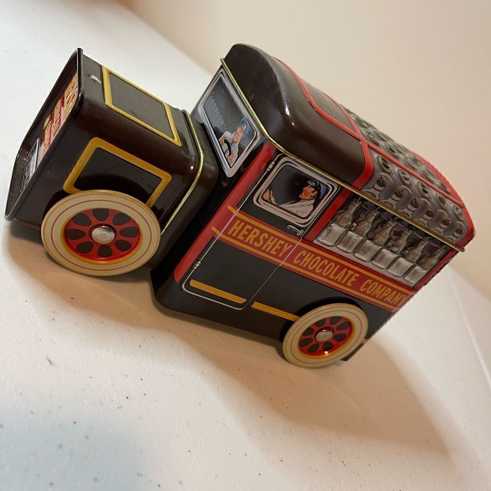 Hersheys vehicle series canister #1 wheels turn